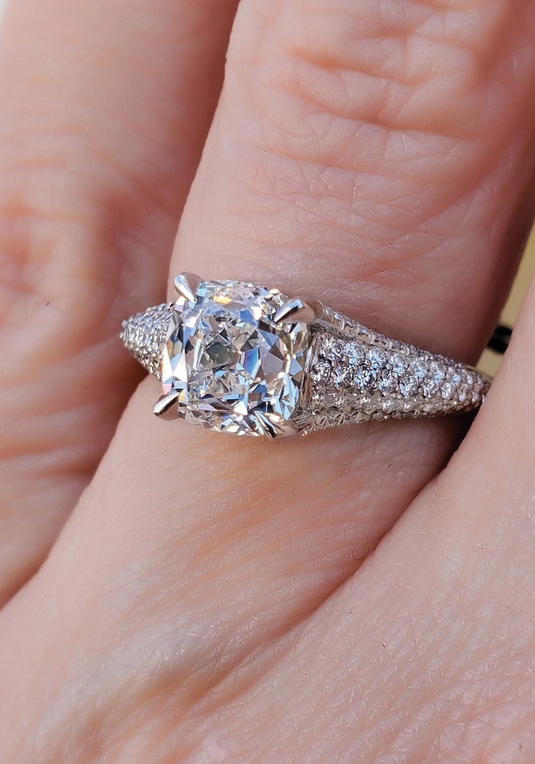 Diamond Engagement Rings | From Round to Cushion Cut — Oster