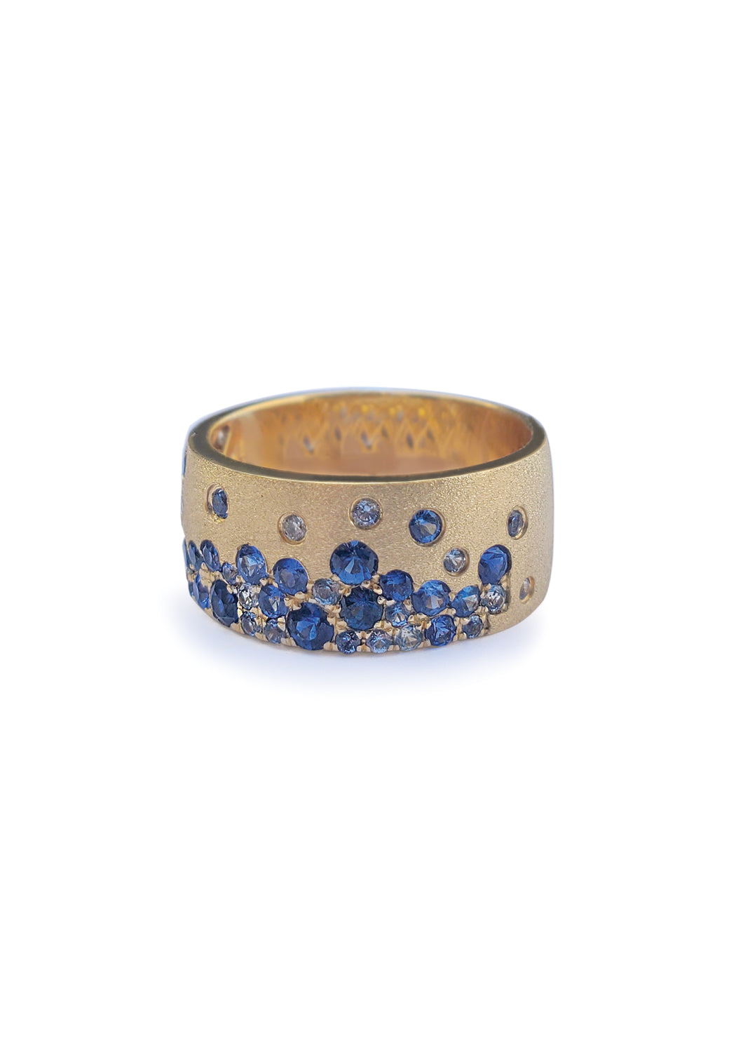 Dilamani 14K Yellow Gold Confetti Sapphire Cigar Band | OsterJewelers.com