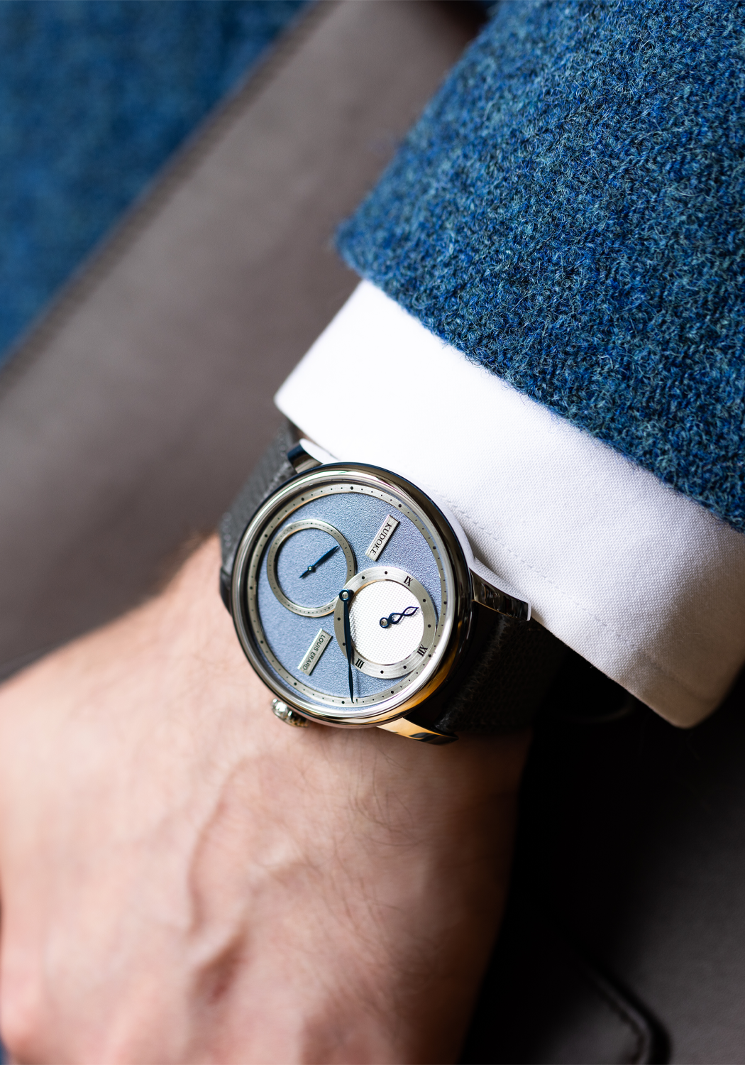 Wristshot of Le Régulateur Louis Erard x Kudoke Light Blue | 85237AA45.BVA173 | OsterJewelers.com