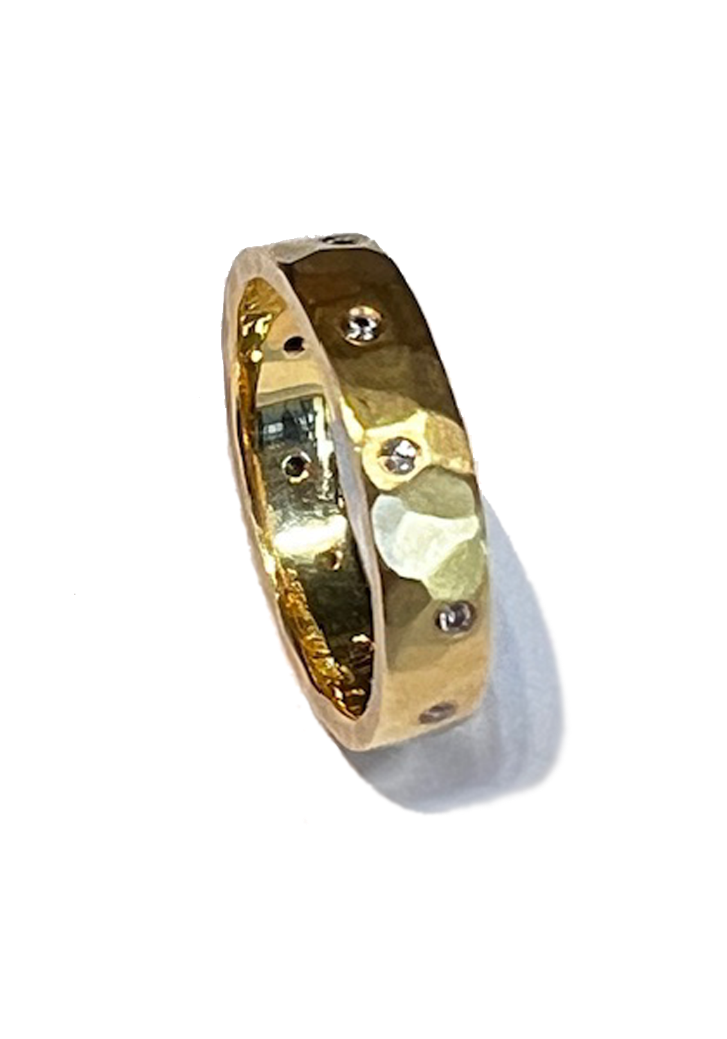 Oster Collection 18k Yellow Gold Scattered Diamond Band | OsterJewelers.com