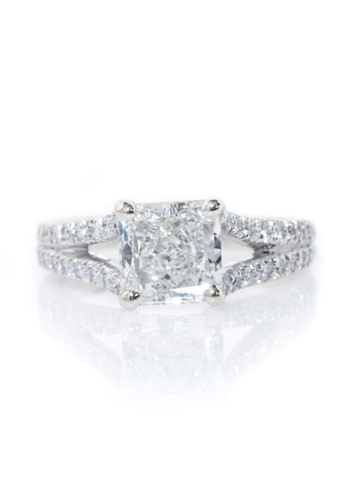 Oster Collection Platinum Pavé Split-Shank Starburst Diamond Ring | OsterJewelers.com